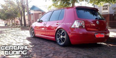 golf vermelho e roda 18