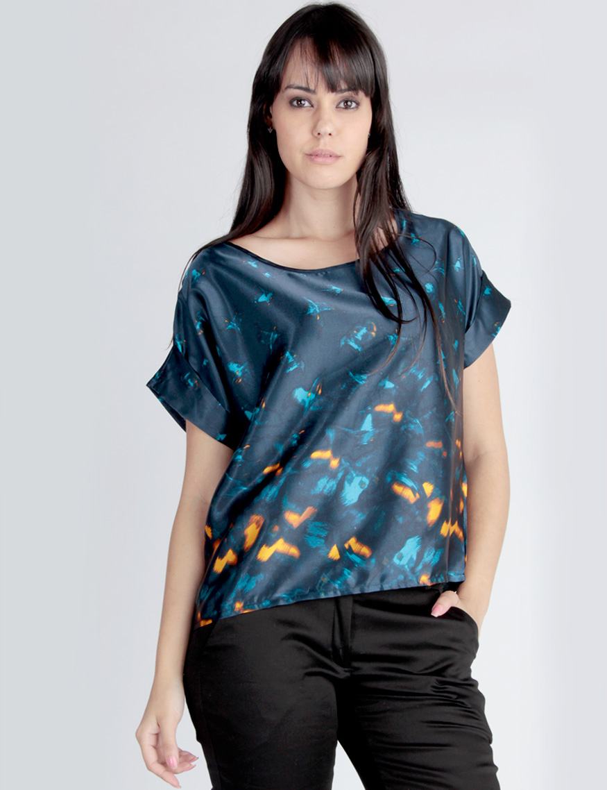 blusa de cetim com estampas