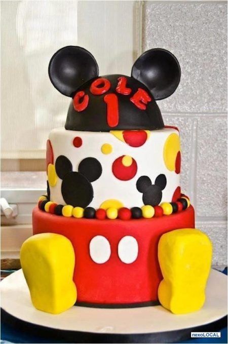 bolo do Mickey para aniversário com três camadas