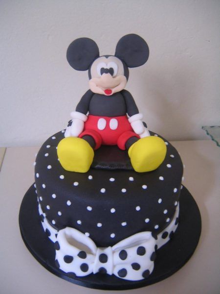 bolo do Mickey para aniversário de bolinhas