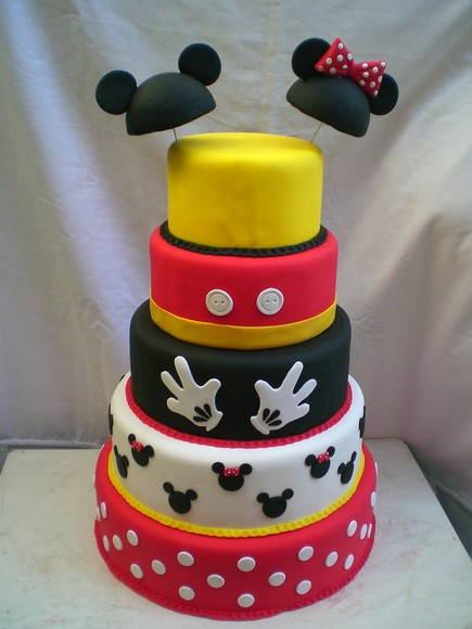 bolo do Mickey para aniversário de cinco camadas