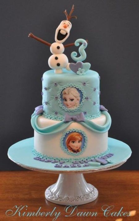 bolo frozen para aniversário com imagens e Olaf em biscuit