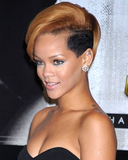 Rihanna promotes new album at Best Buy on November 23, 2009 in New York City. © Dennis Van Tine / Retna Ltd.