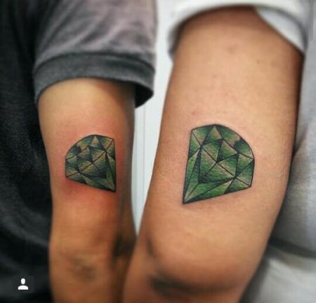 tatuagem de diamante no braco 2