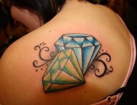 tatuagem diamante nas costas 1