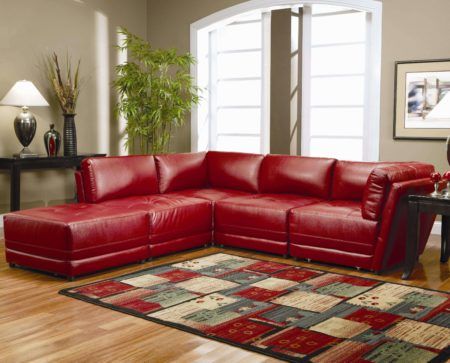 sofa vermelho em couro