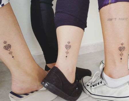 tattoo no tornozelo de irmas