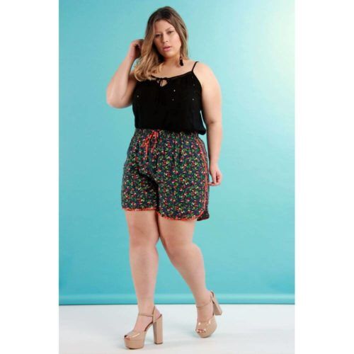 short plus size praia 1