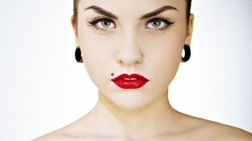 piercing monroe feminino 2