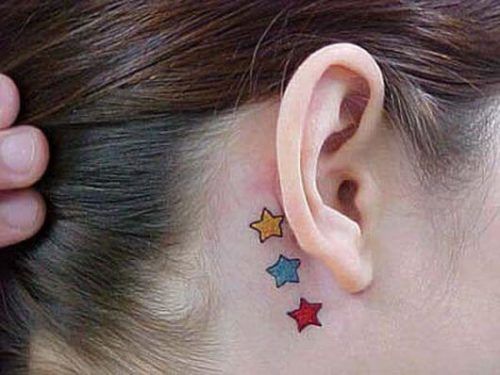 tatuagem estrelas atras da orelha 2