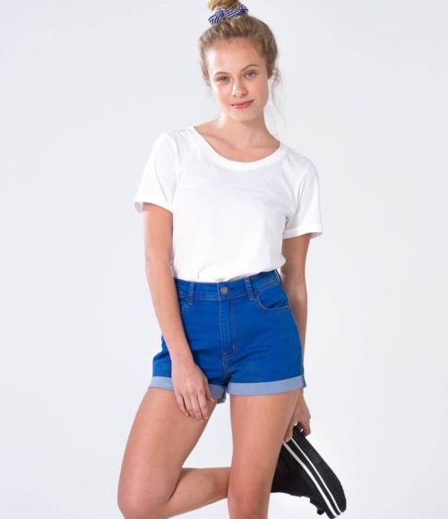 shorts hot pants com barra dobrada 2